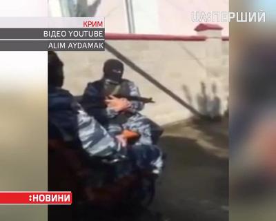 Силовики окупаційної влади Криму цілий день утримують трьох кримських татар